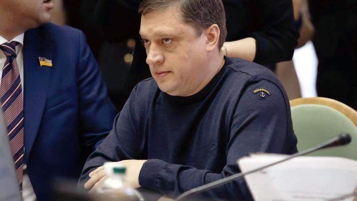Іванісов призупиняє членство у фракції "Слуга народу" через скандал із судимістю