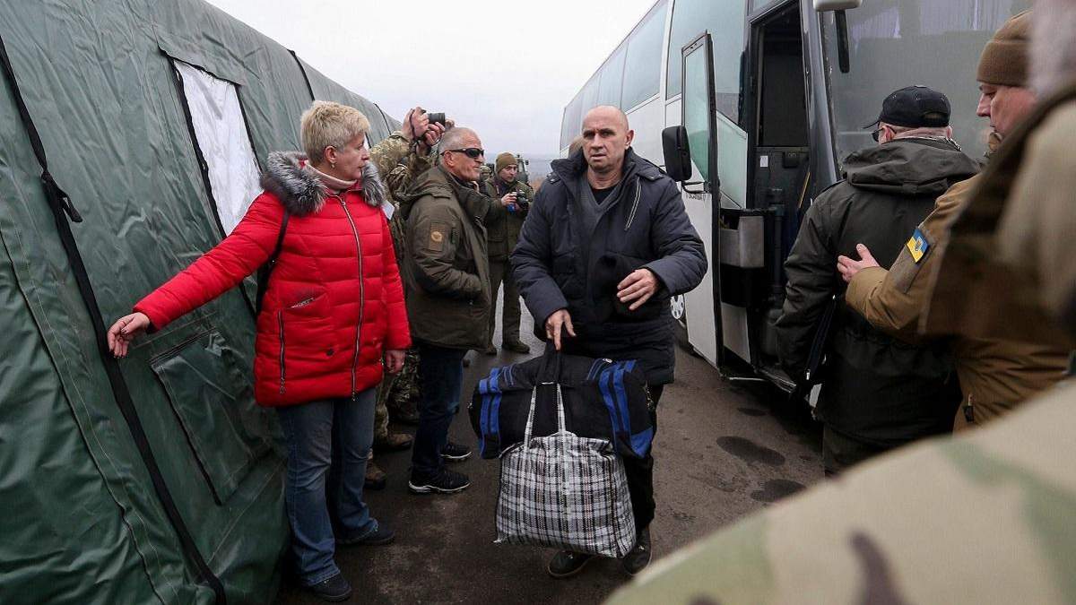 Як спілкуватися зі звільненими з полону: Мінкульт розробив рекомендації Як спілкуватися зі звільненими з полону: Мінкульт розробив рекомендації
