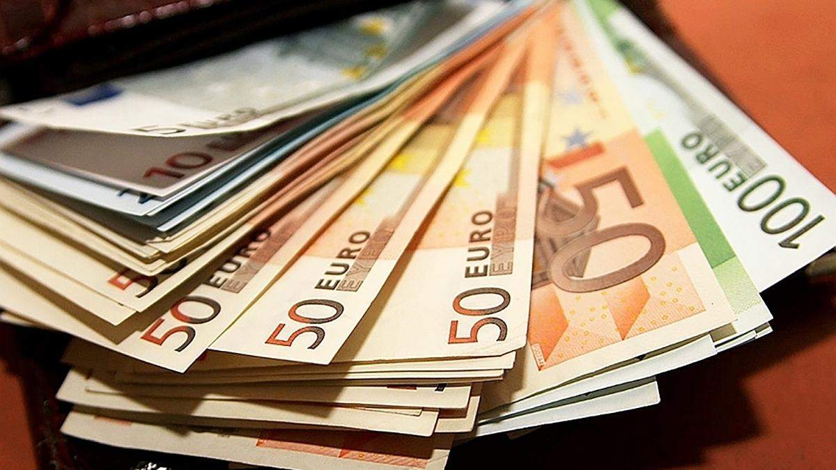 Скільки заробляють у Європі: зарплати європейців