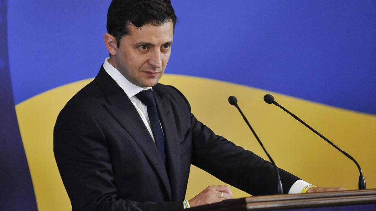 Ринок землі – Зеленський прийшов на засідання фракції Слуга народу