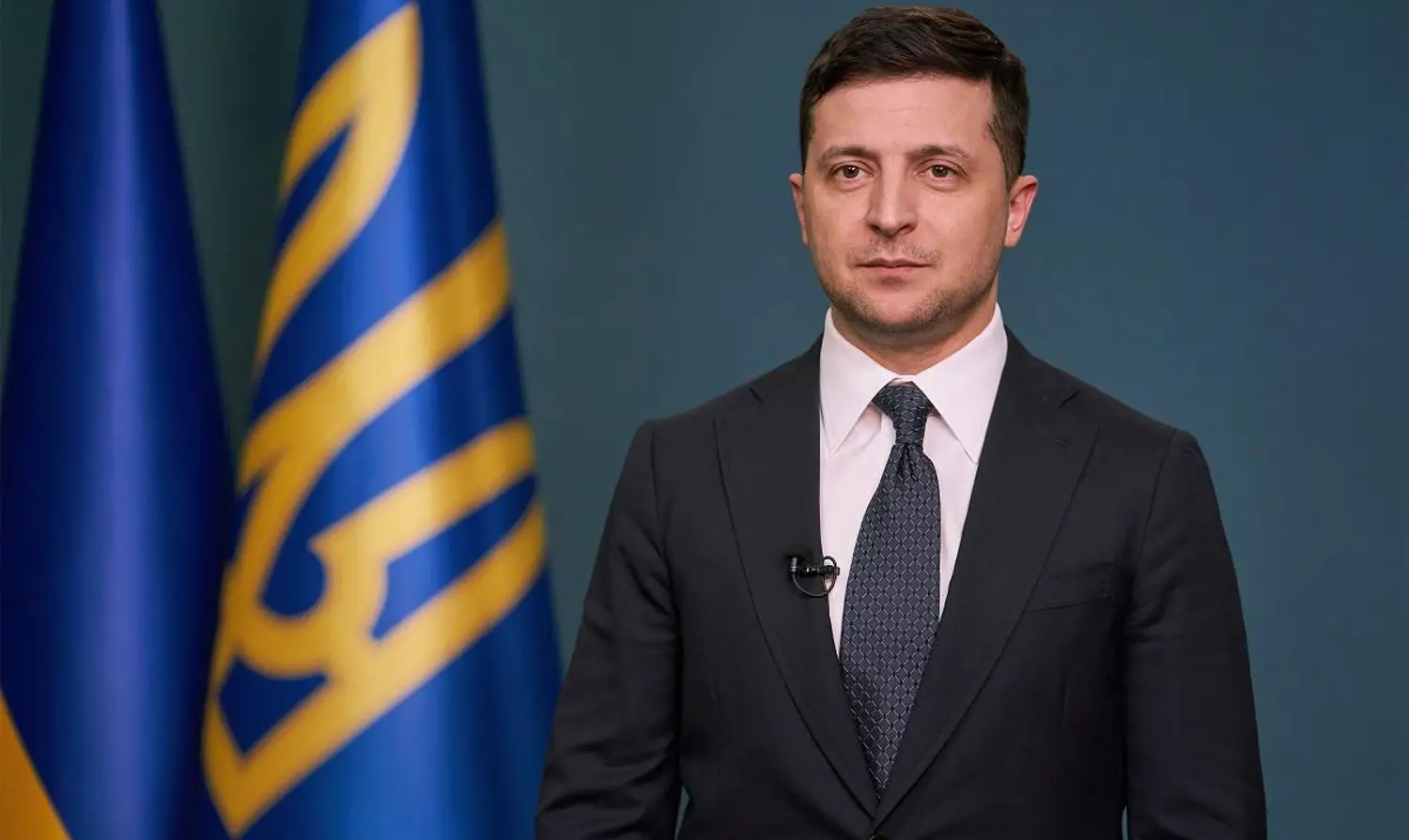 Зеленський звернувся до Ради перед початком позачергового засідання Зеленський звернувся до Ради перед початком позачергового засідання