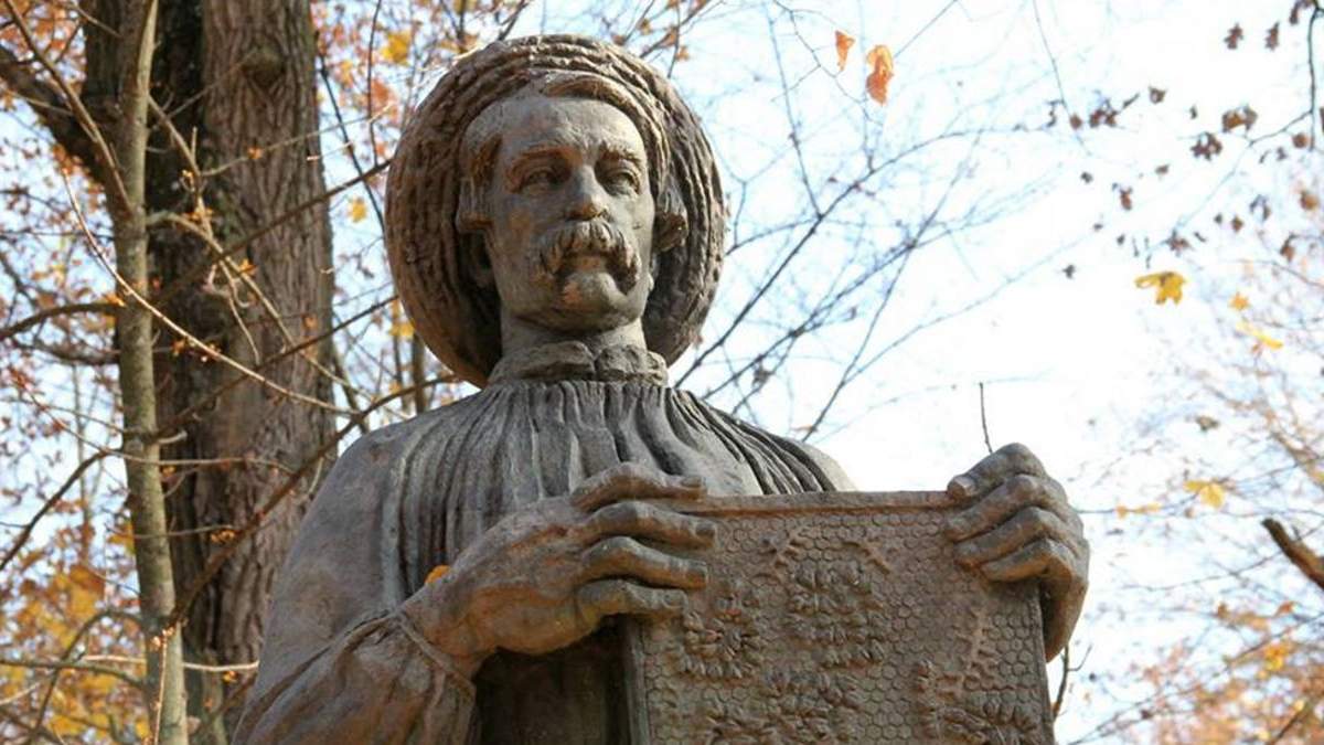 Українець, який здійснив переворот у світовому бджільництві: цікава історія