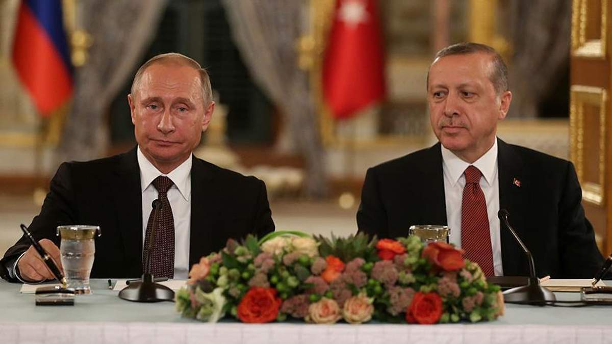 На зустрічі із Путіним президент Туреччини має вигляд переможця...