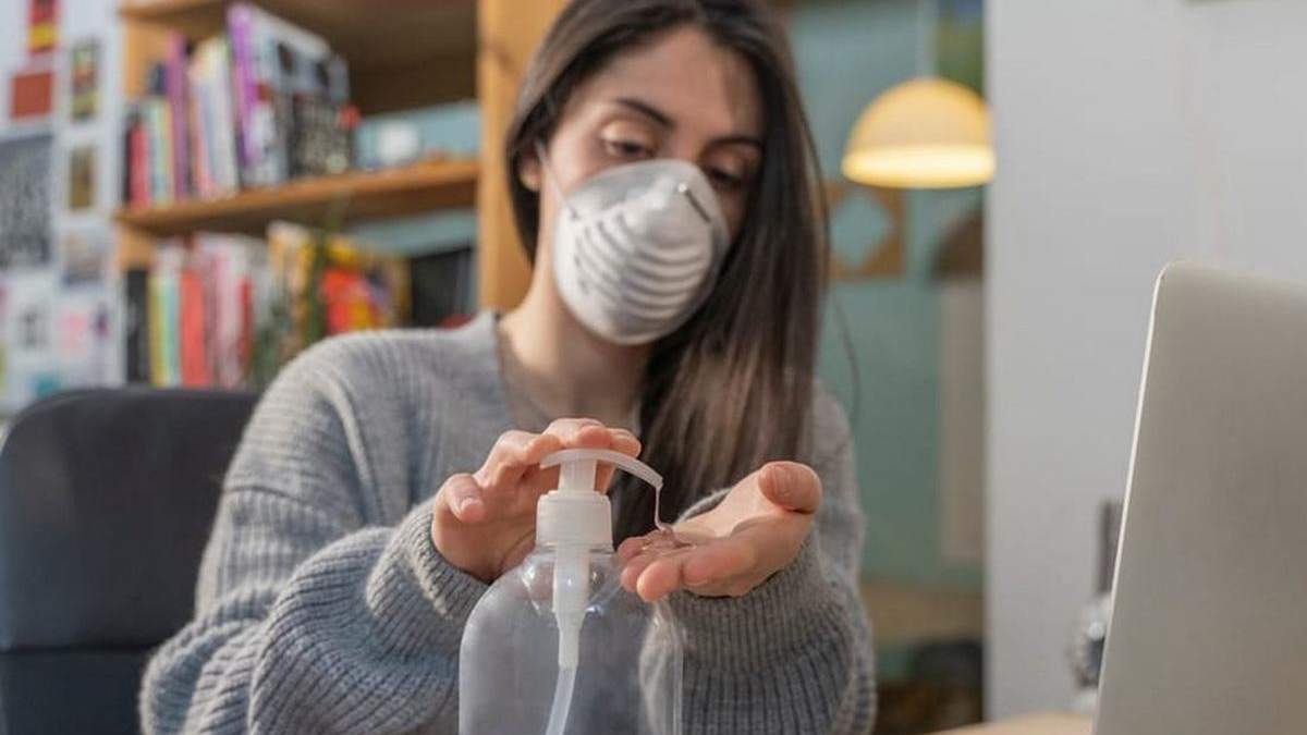 Більшість українців обмежили вихід з дому у зв’язку з карантином