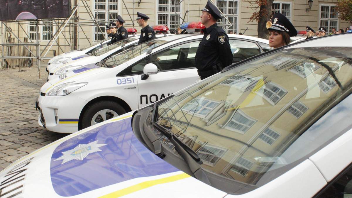 Як поліція карає порушників карантину: відео, які здивують