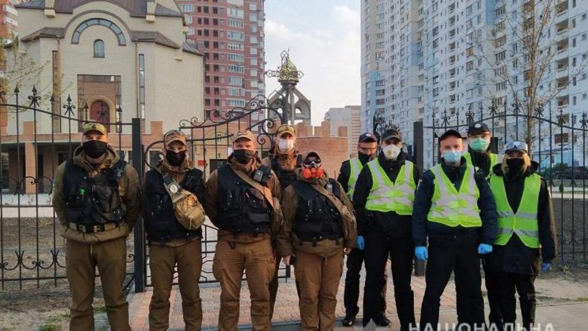 Поліція та Нацгвардія чергують біля 179 київських храмів Поліція та Нацгвардія чергують біля 179 київських храмів