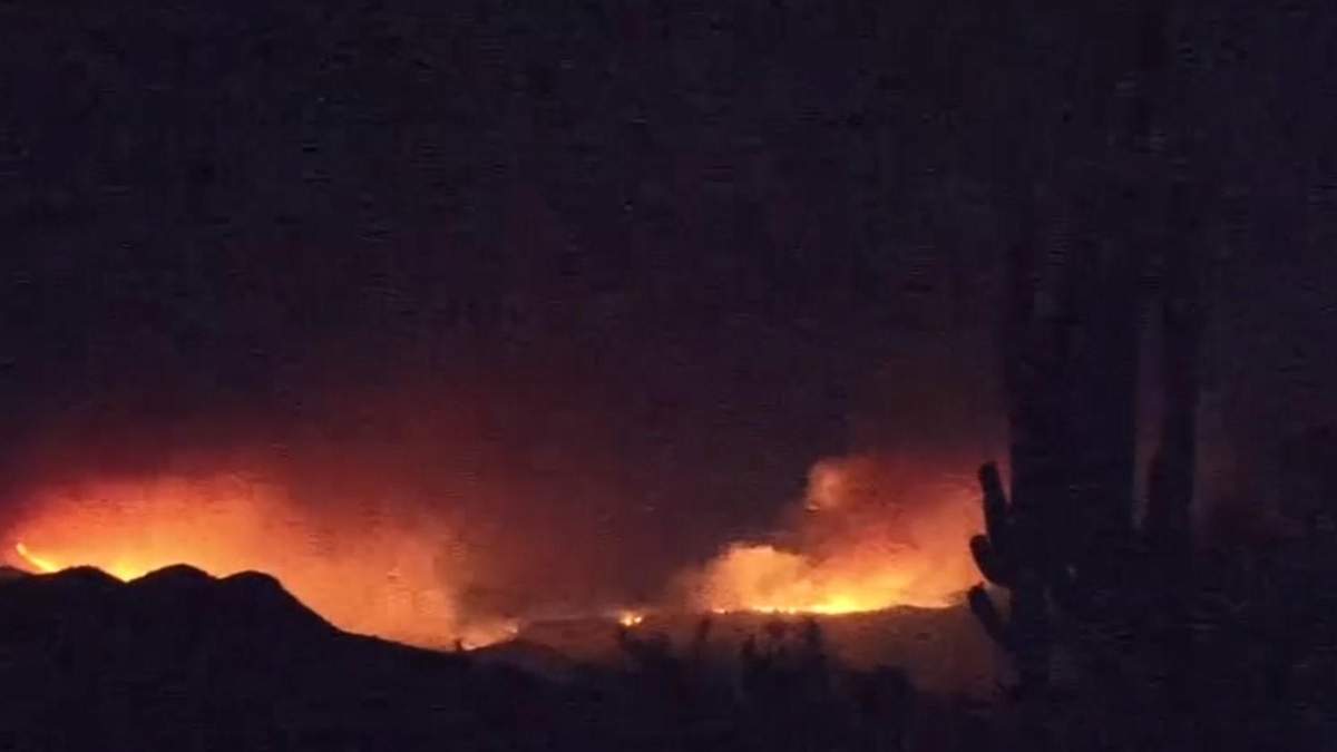 Аризона в огне: сильный ветер привел к стремительному увеличению пожаров – жуткое видео