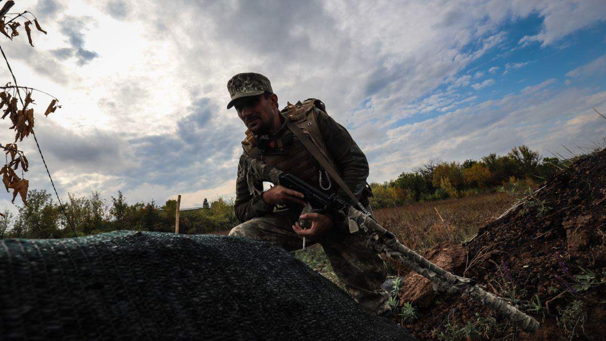 Окупанти ведуть провокаційні обстріли усіх трьох ділянок розведення на Донбасі: що відомо 