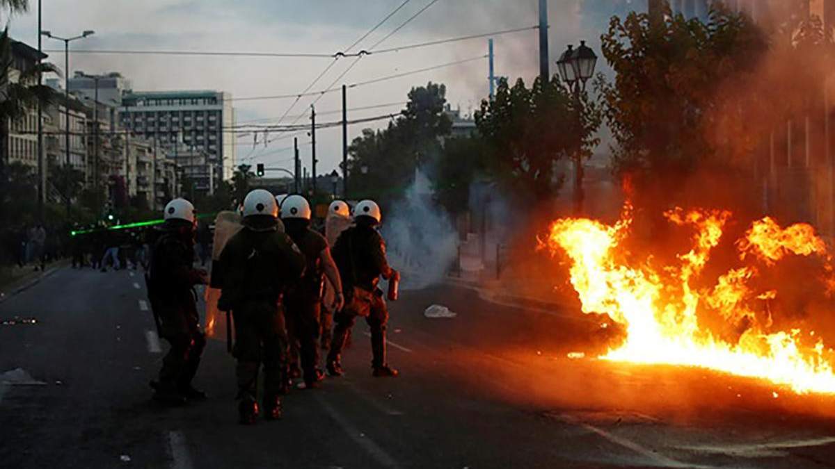 Посольство США у Греції закидали "коктейлями Молотова": шокуючі фото, відео