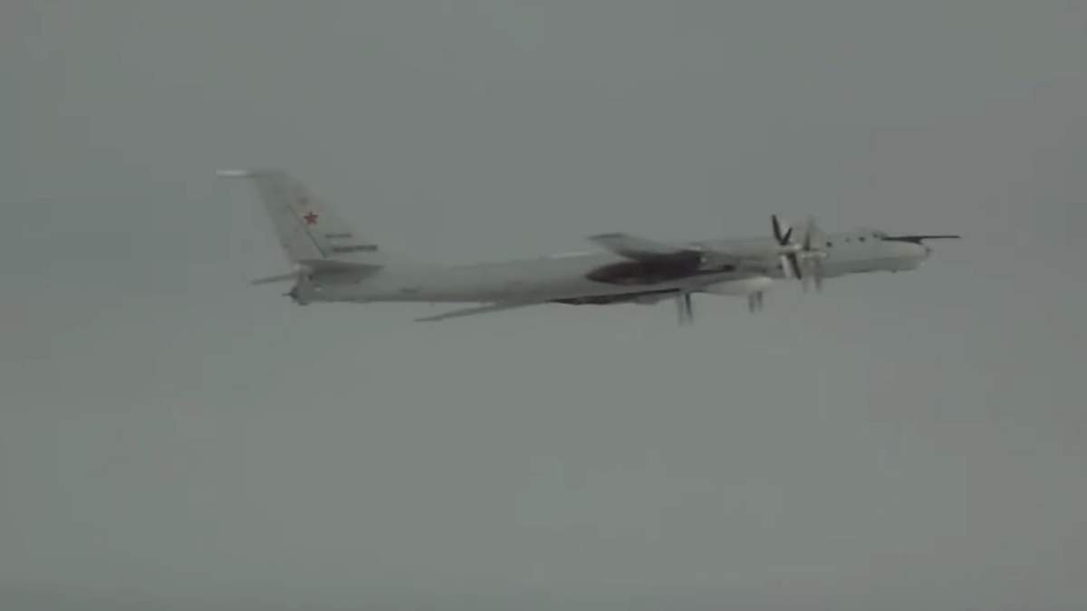 Російські військові літаки Ту-142 вісім годин кружляли біля Аляски