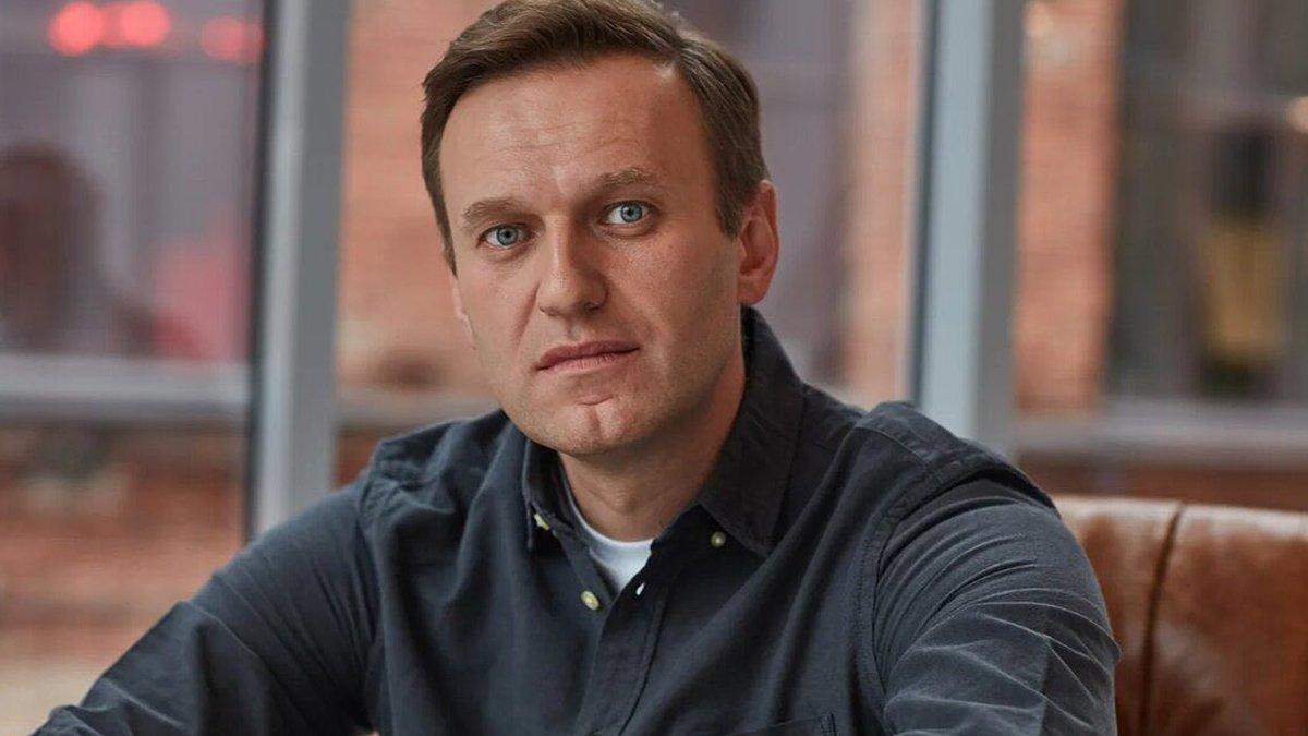 Виглядає як політичне вбивство в прямому ефірі: про отруєння Навального