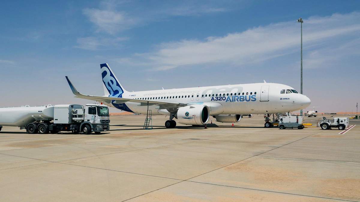 Сіли забагато людей: у Лондоні не зміг злетіти пасажирський літак