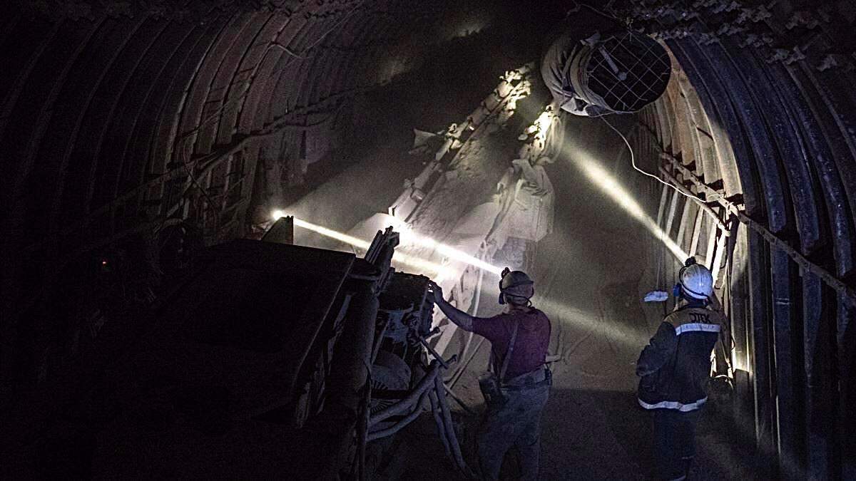 На шахте имени Героев космоса в Павлограде произошел взрыв метана: все детали