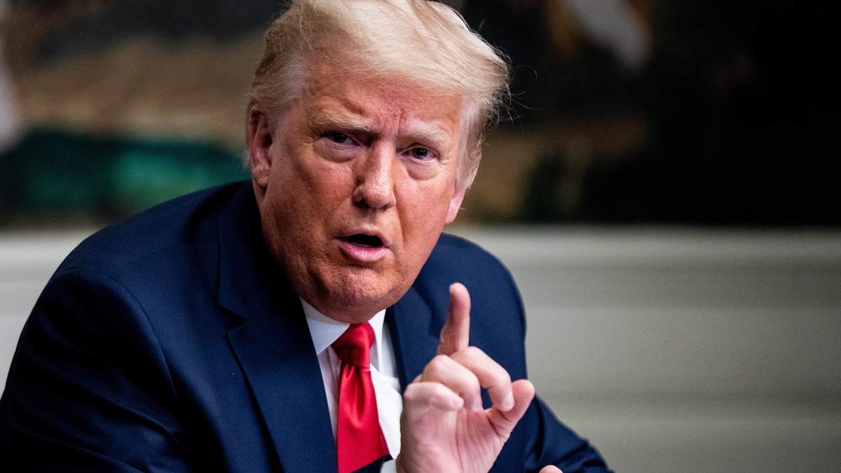 В Білому домі бояться захоплення влади Трампом через теорії змови