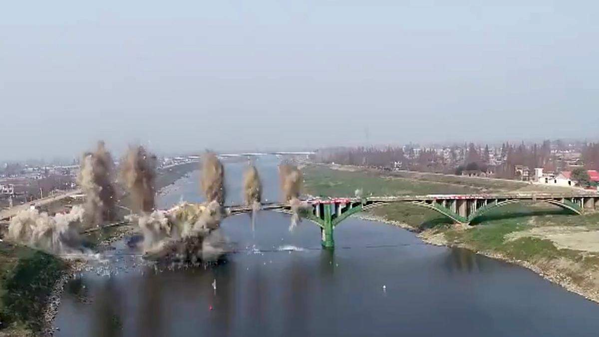 В Китае взорвали мост 27.12.2020: видео