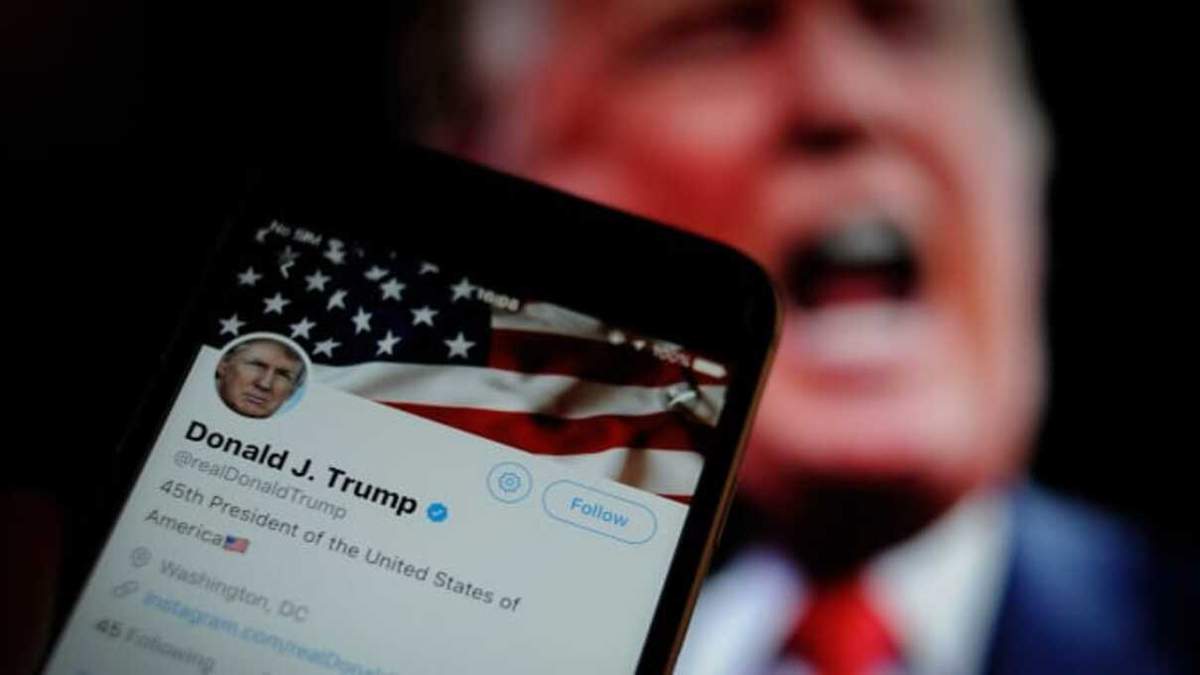 Трамп отреагировал на блокирование аккаунта в твиттере: что сказал