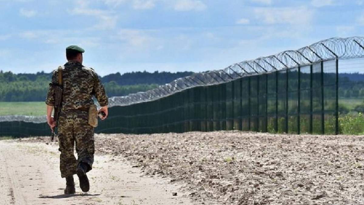 Границу с Россией укрепили и без стены Яценюка, - Дейнеко