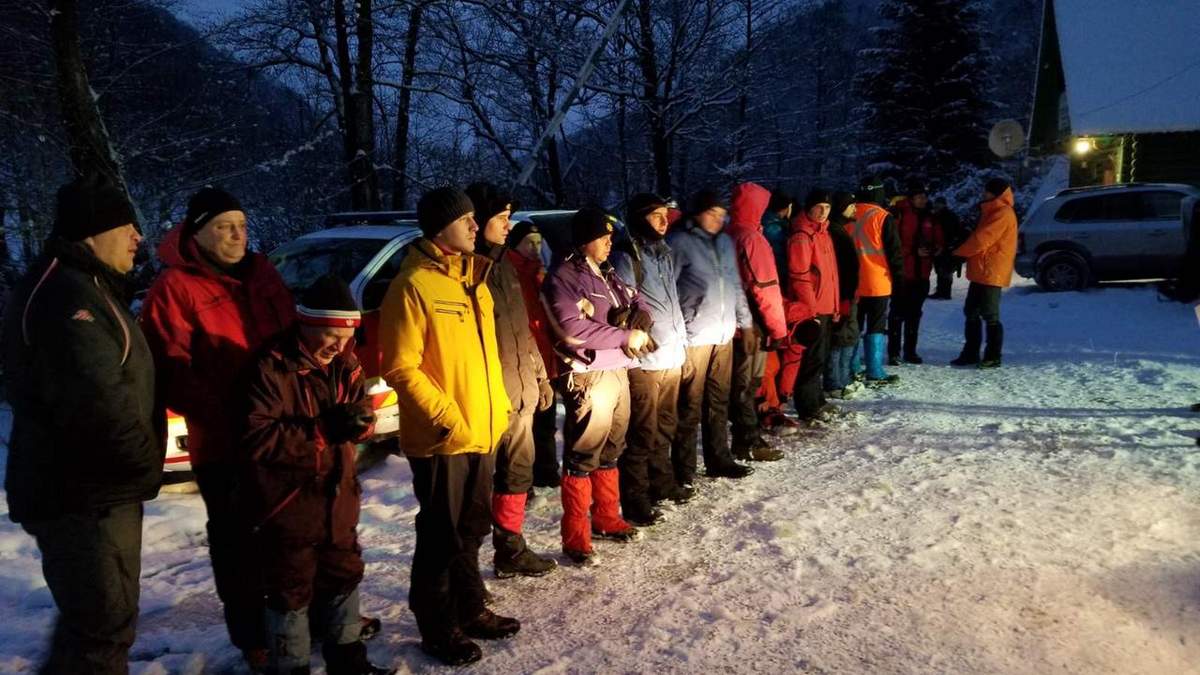 У Карпатах 17.02.2021 шукають туриста: небезпека сходження лавин