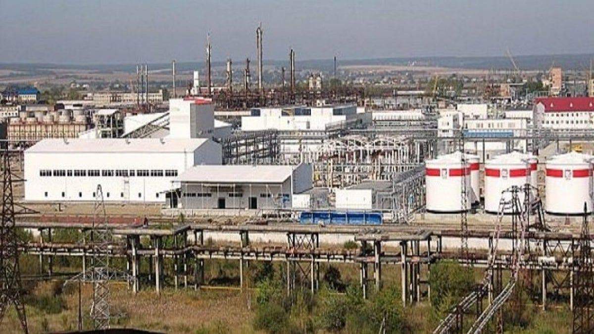 У Калуші на заводі Карпатнафтохім знову спалахнули хімічні випари