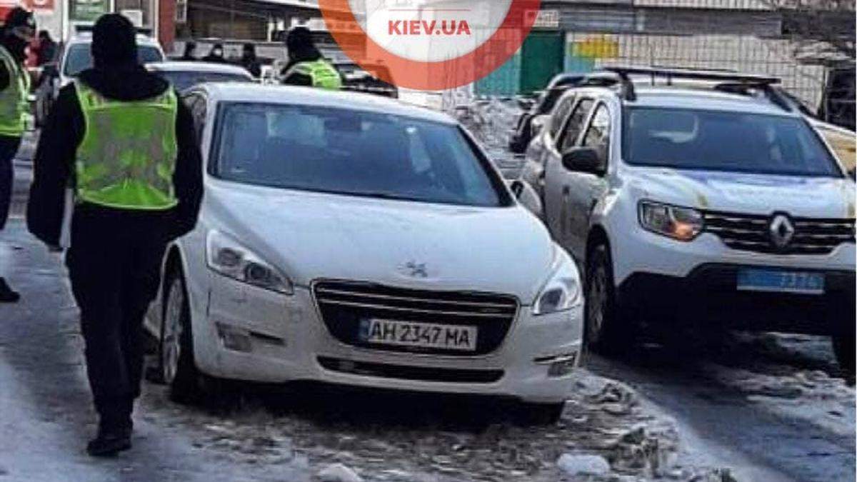 На Борщаговке в Киеве заминировали автомобиль