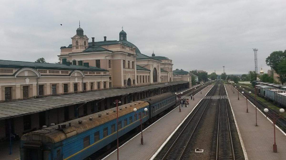 На Прикарпатье к 7 марта 2021 можно доехать поездом: как