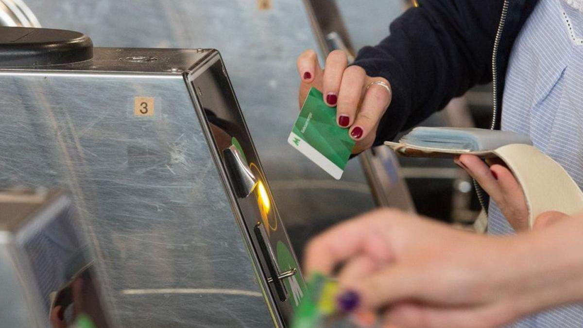 В Киеве 1 апреля 2021 не будут работать зеленые карточки в метро 