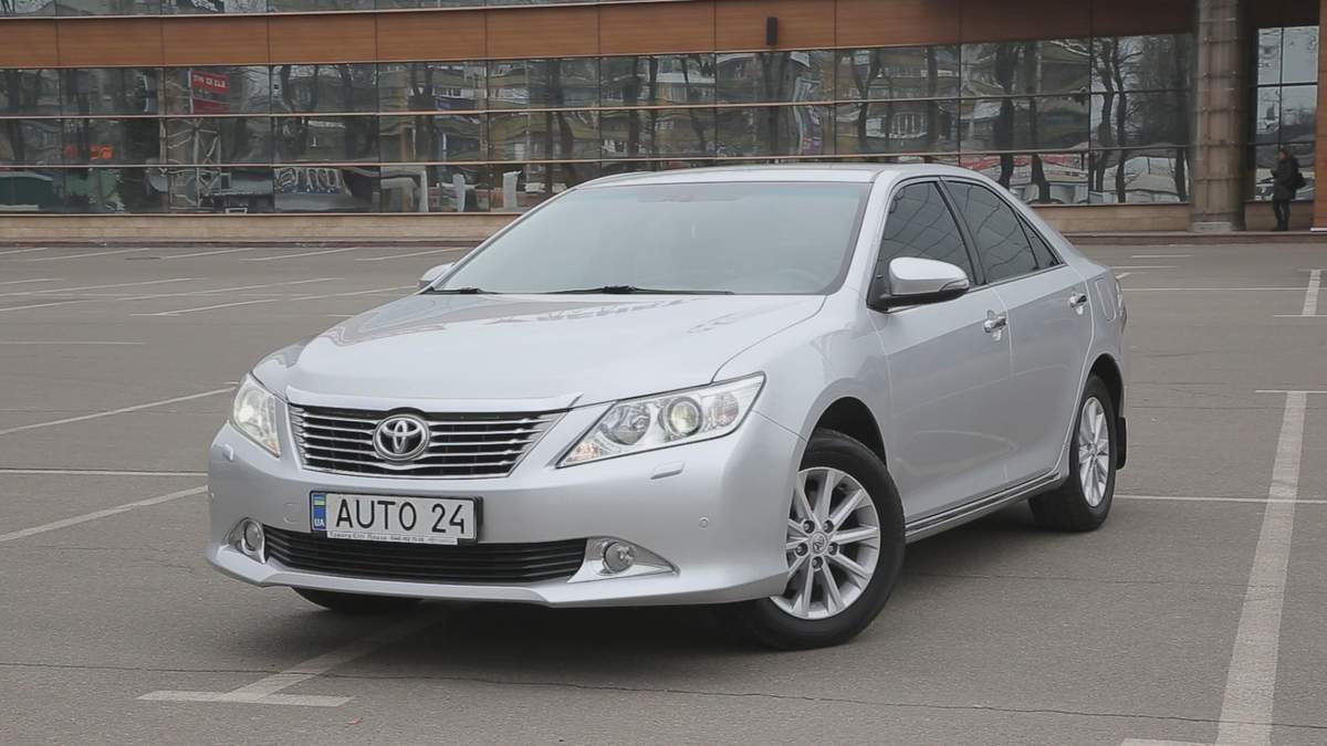 Покупаем подержанную Toyota Camry 50/55: на что обратить внимание