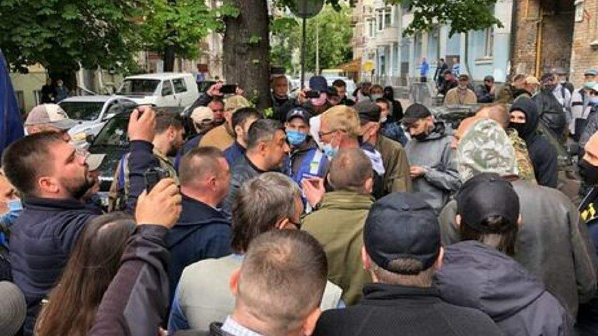 Активісти вимагають від "Свободи" виключити з партії Мірошниченка