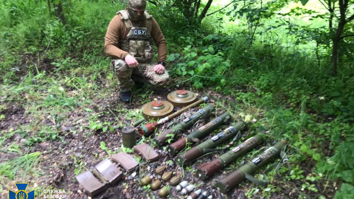 СБУ викрила на Луганщині схрон бойовиків з протипіхотними мінами