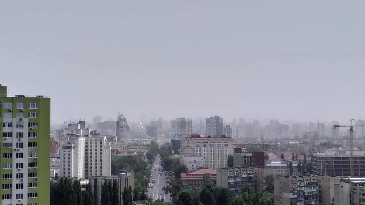Рятувальники повідомили, коли в Києві вляжеться пил Рятувальники повідомили, коли в Києві вляжеться пил