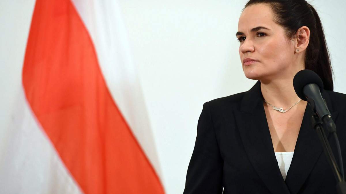 Литва официально отказала выдать Тихановську Беларуси - Vimarsana News