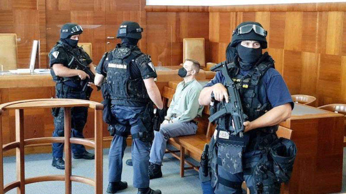20 лет тюрьмы: в Чехии белоруса осудили за войны в Донбассе