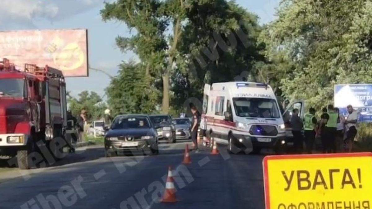 Под Киевом разбились 3 машины: врачи не смогли реанимировать женщину