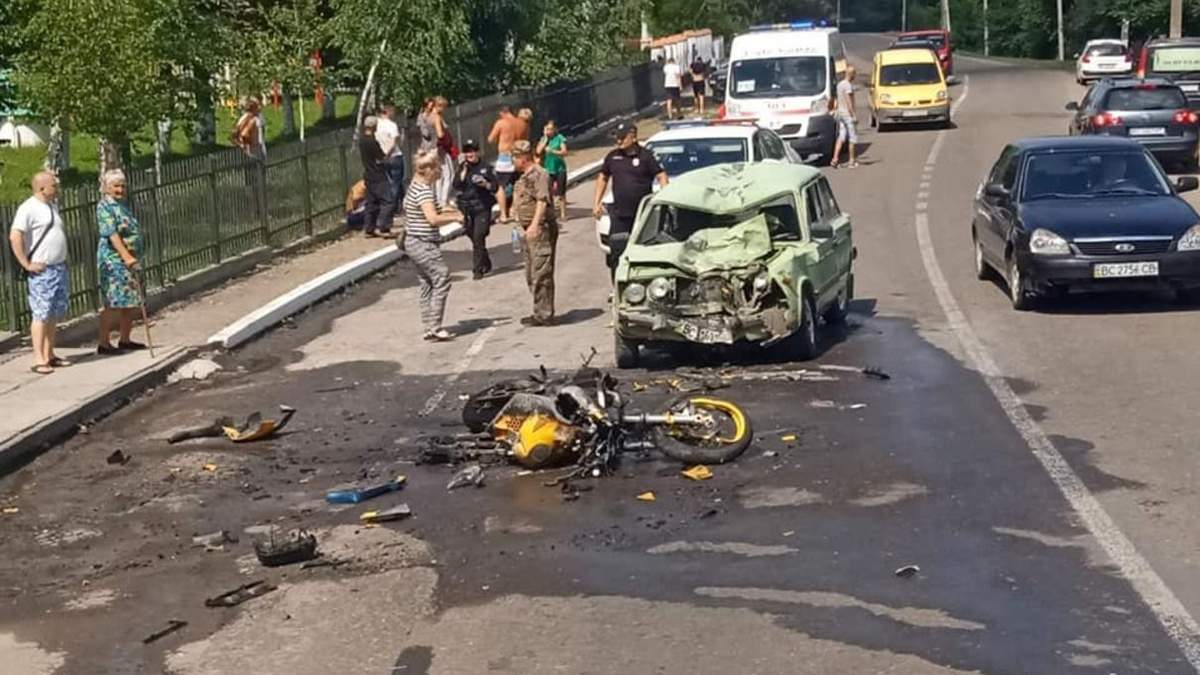 В ДТП на Львовщине 14.08.2021 погиб 22-летний мотоциклист: фото