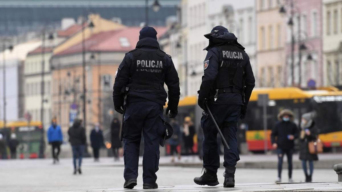 Зв'язали ременем: у Польщі після затримання поліцією загинув українець - 24 Канал