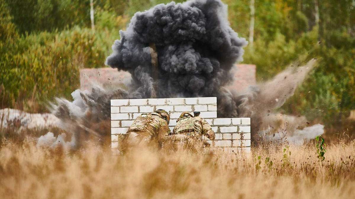 Майже кожен у Чехії знає про війну на Донбасі, – аналітик про ставлення чехів до агресії Росії - Україна новини - 24 Канал
