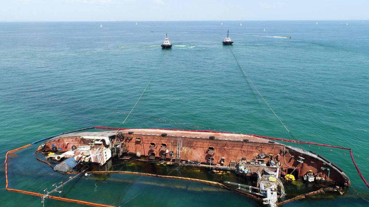 Авария танкера Delfi: пограничники опровергли версию прокуратуры