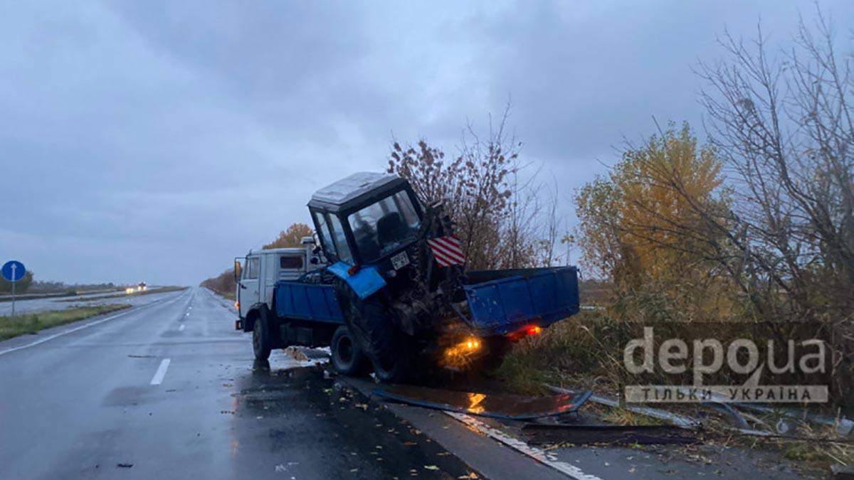 Смертельное ДТП вблизи Харькова: водитель микроавтобуса врезался в грузовик