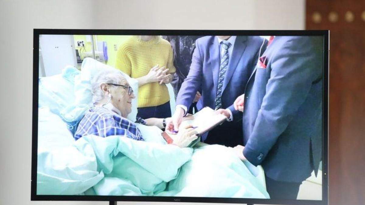 У Чехії вперше за 10 днів показали кадри з хворим президентом Земаном: відео з лікарні - 24 Канал