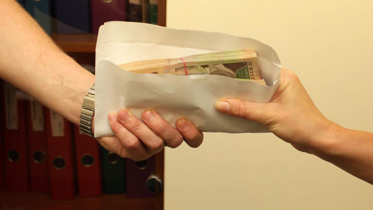 Хабар за місуе на цвинтарі