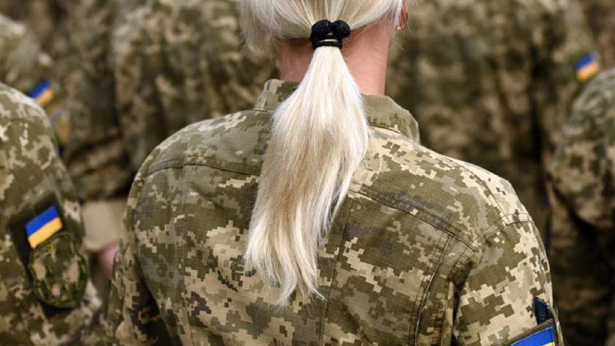 Крізь мури стереотипів: в Україні перестали мовчати про жінку в армії - Україна новини - 24 Канал
