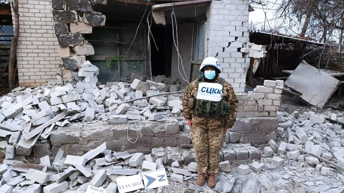 Окупанти обстріляли село на Луганщині та зруйнували житлові будинки - новини ООС - 24 Канал