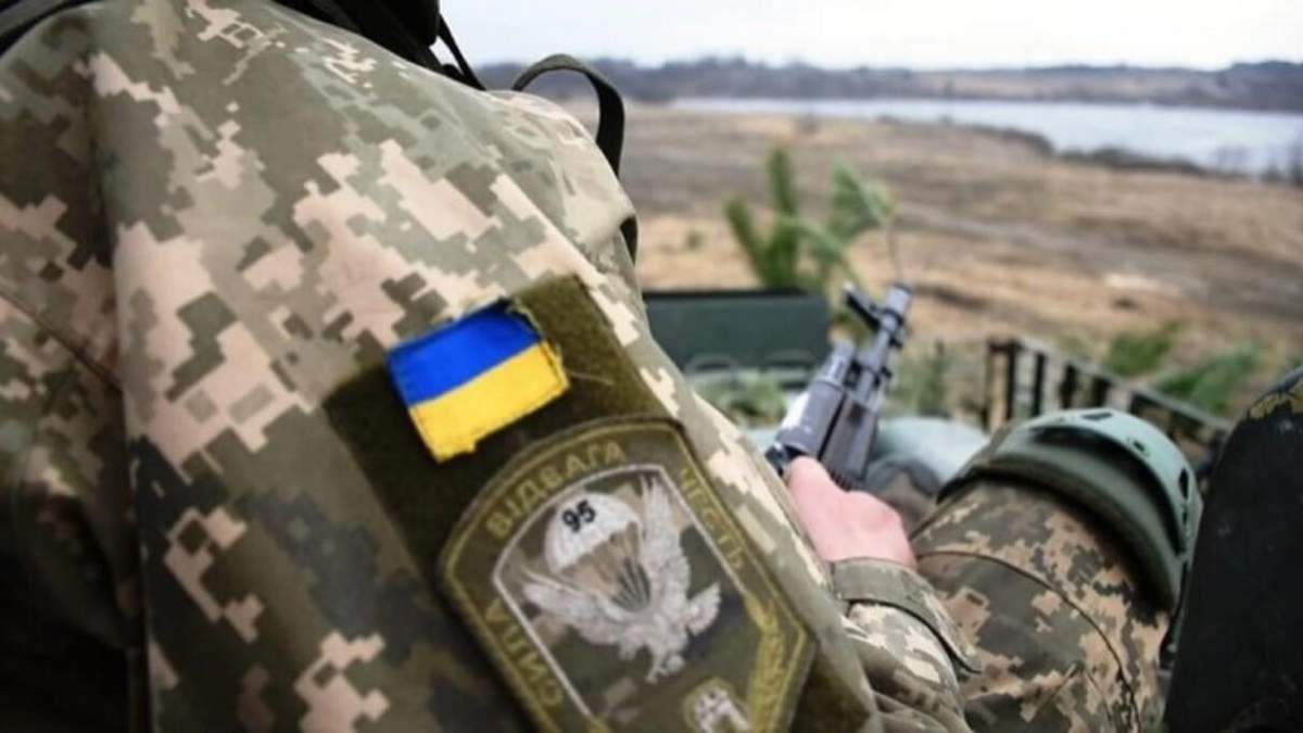 Український захисник отримав поранення на Донбасі: що відомо про його стан - Україна новини - 24 Канал