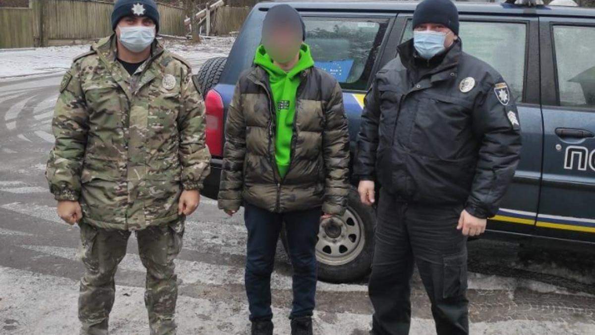Заблукав та вирішив здатися: у зоні відчуження спіймали білоруського сталкера - Київ