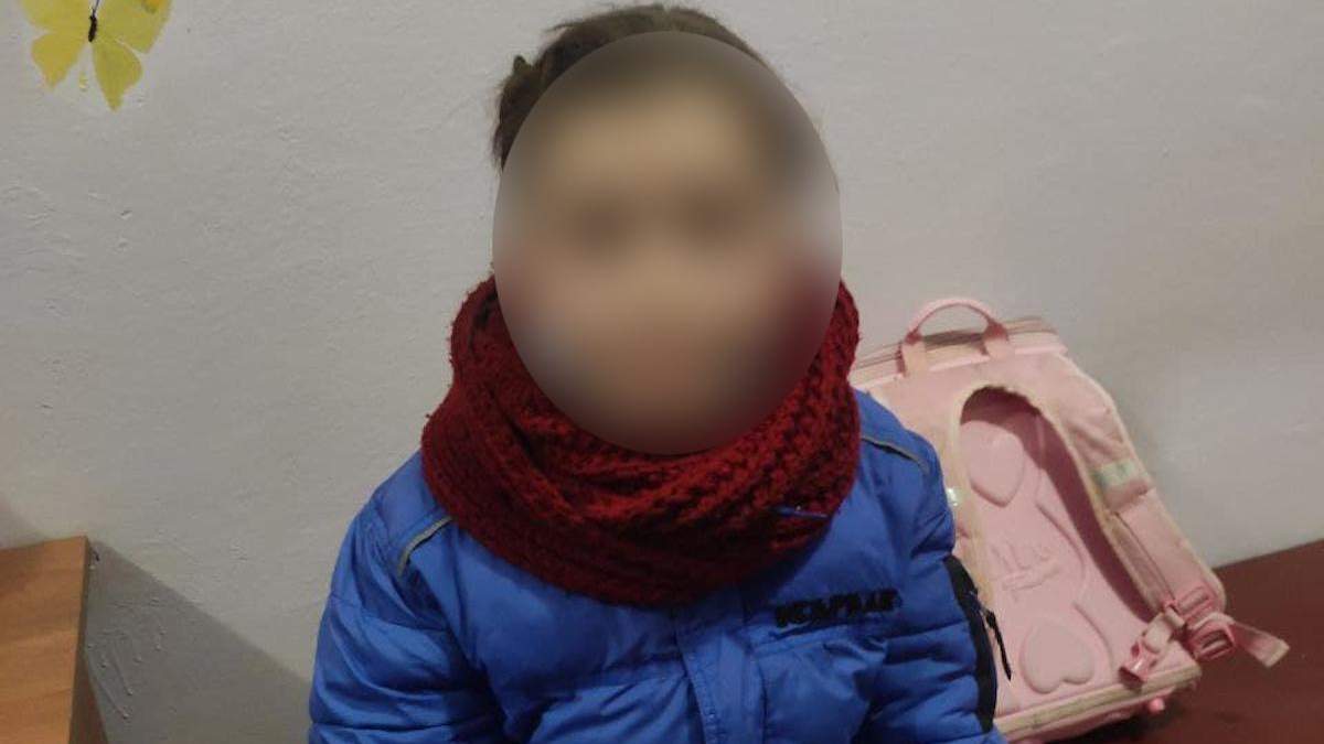 "Гроші на ліки": у Дніпрі 10-річна дівчинка з бронхітом просила милостиню - Дніпро