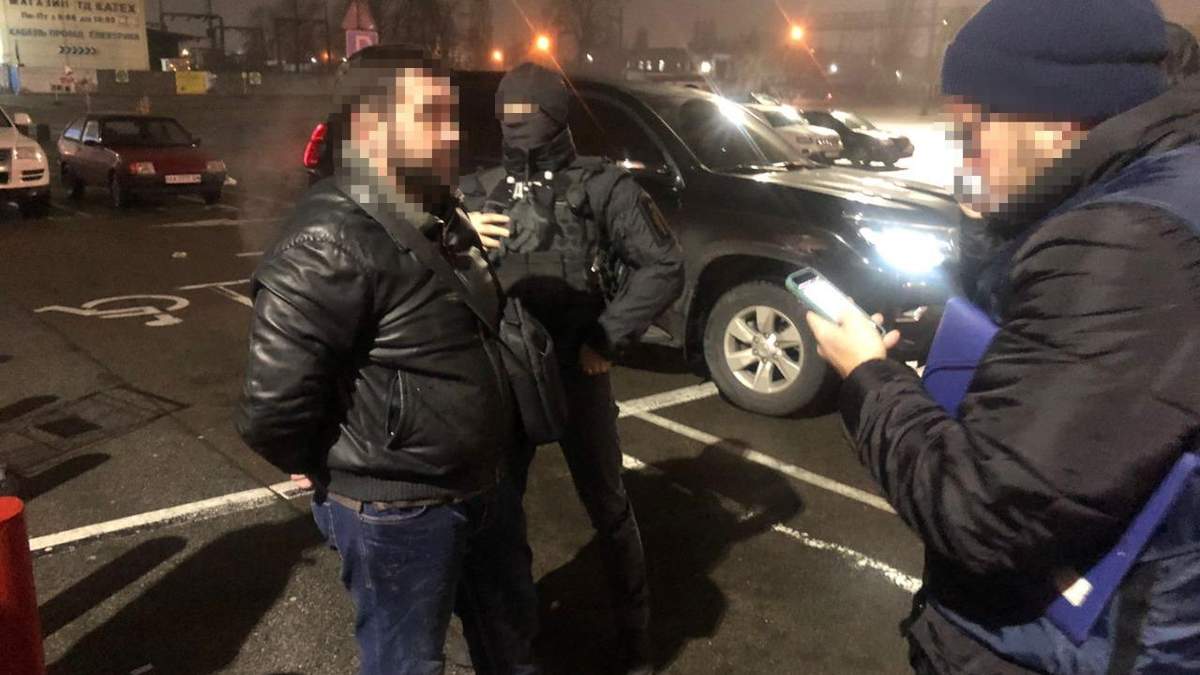 ДБР вручила підозру заступнику гендиректора оборонного підприємства через хабар