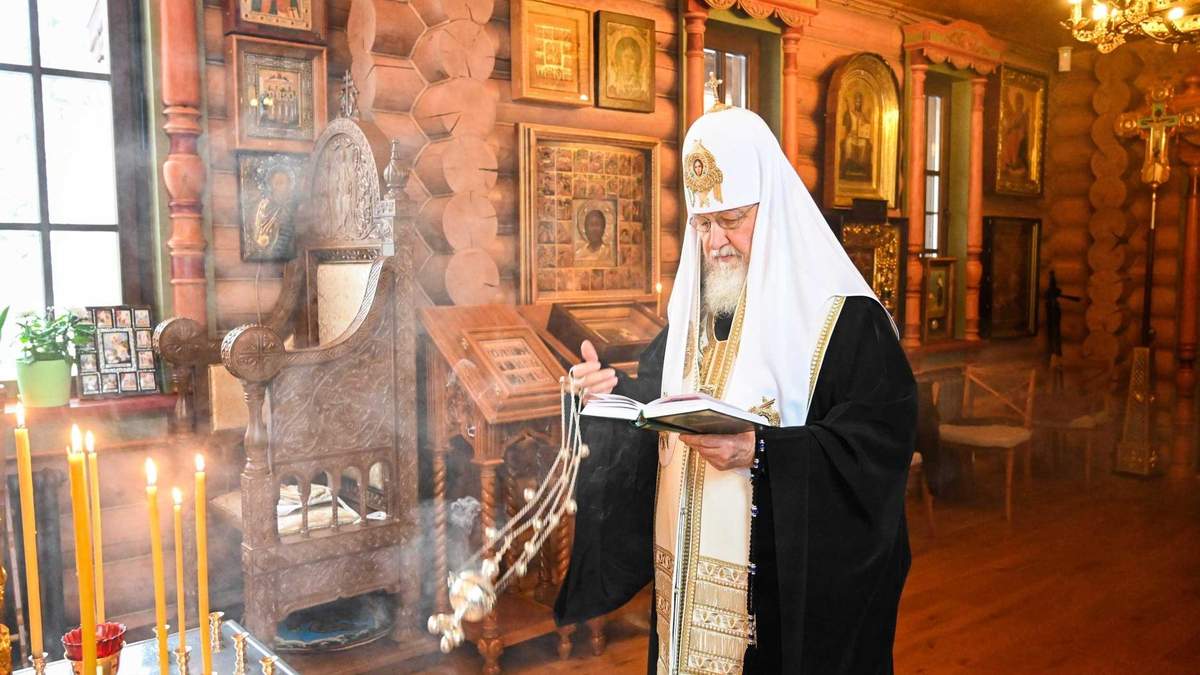 Патріарх Кирил перебуває у складному становищі