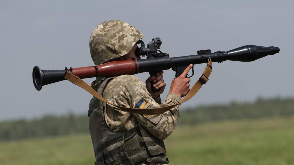 Навчання в країнах НАТО і зброя: США пообіцяли допомогу Україні в разі вторгнення Росії - Україна новини - 24 Канал