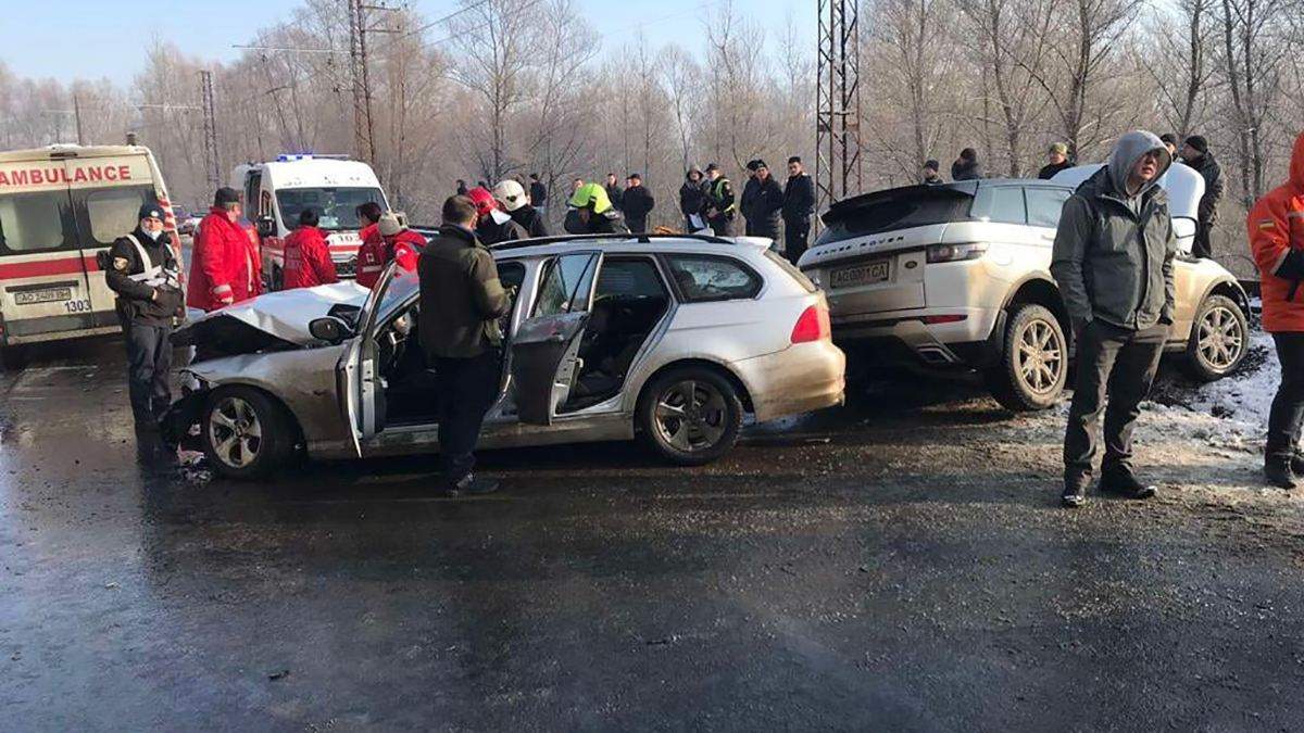 У автотрощі на Закарпатті постраждали 7 людей, серед яких троє дітей - Україна новини - 24 Канал