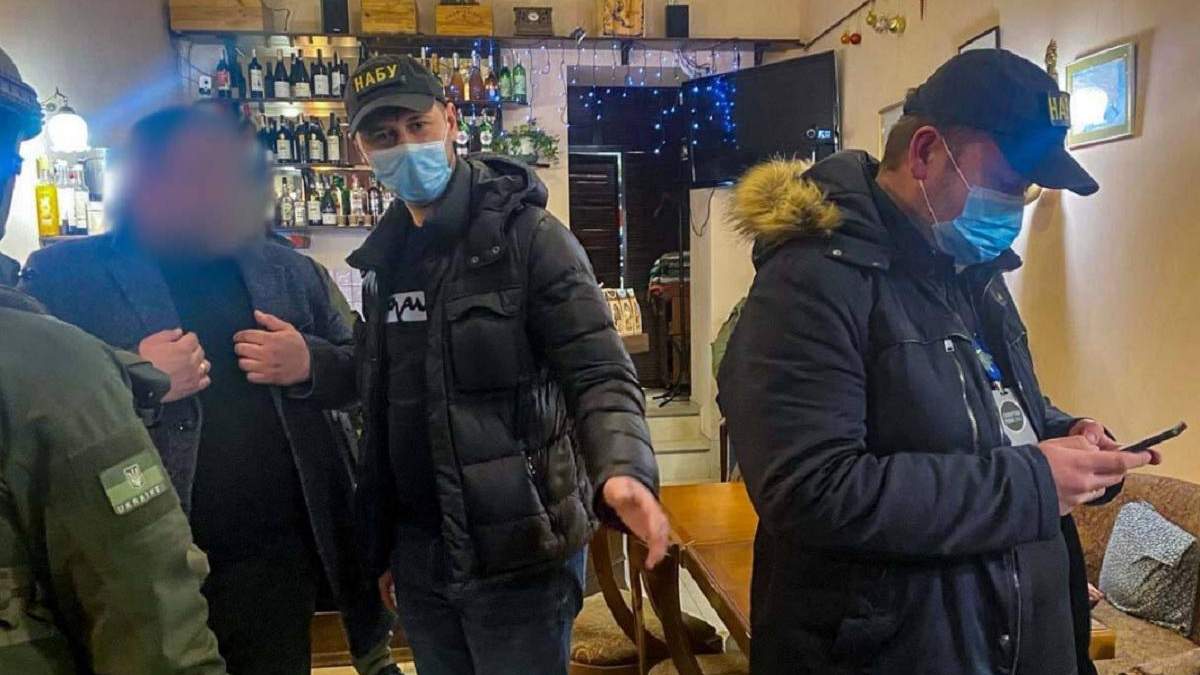 НАБУ опублікували відео, як Кузьміних домовлявся про хабар